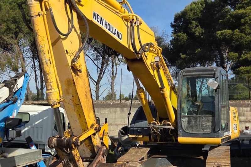 OmecoHub - Immagine NEW HOLLAND E245